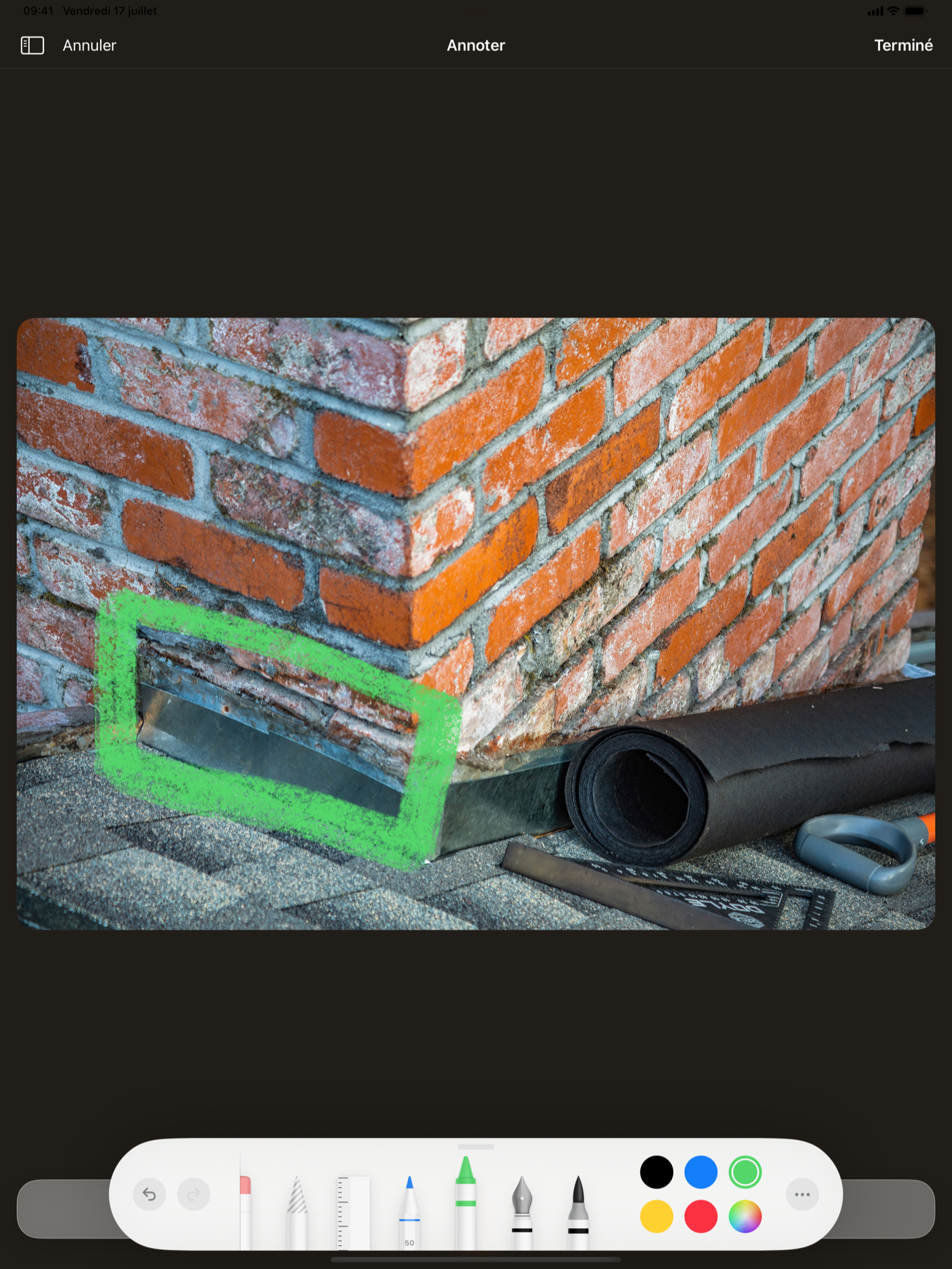 Annotation d'une photo dans Constato : fissure entourée sur un mur